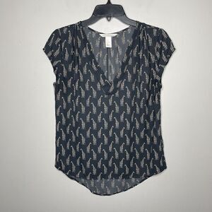 H&M Top Womens 4 Giraffe Print Cap Sleeve V-Neck Gray Blouse Lightweight